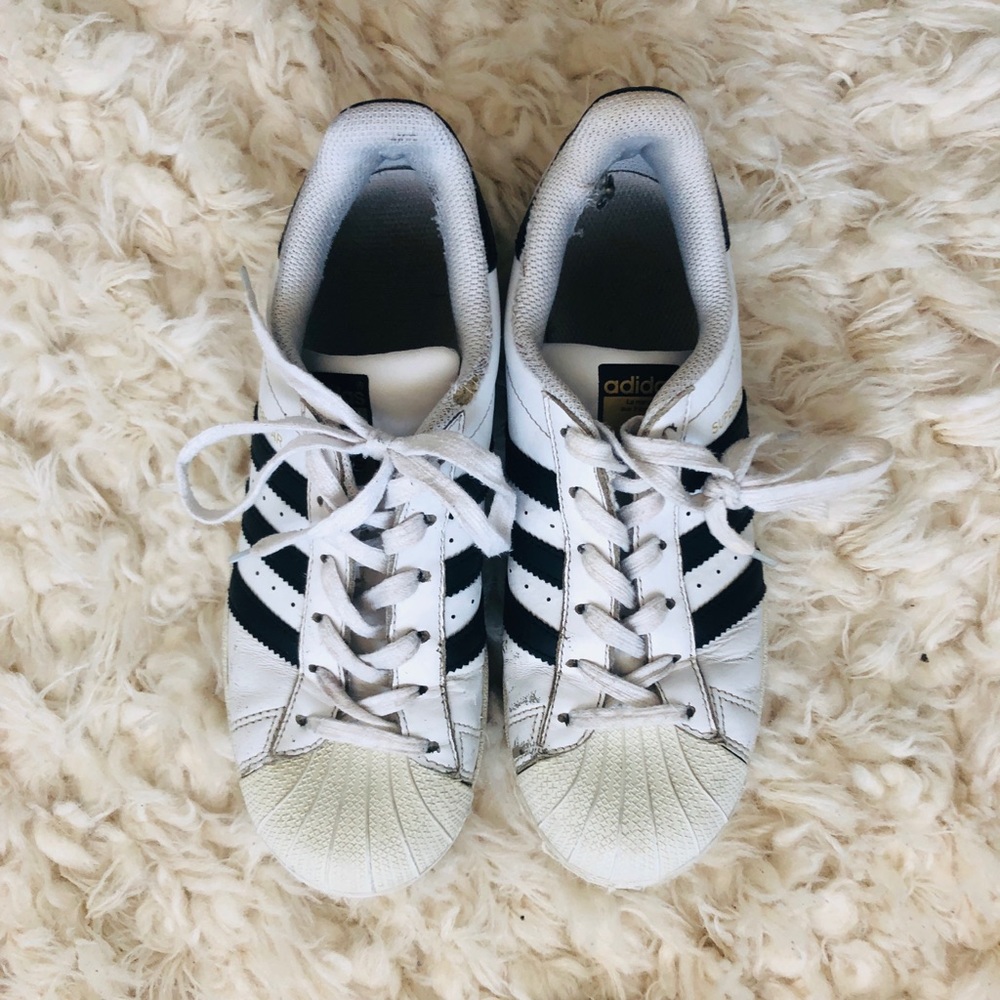 Adidas superstars